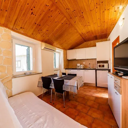 Apartman Mirakul *